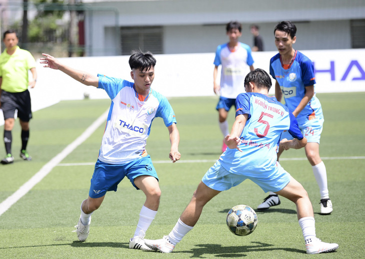 Giải bóng đá công nhân, viên chức 2024 có cú hat-trick ngay ngày khai mạc - Ảnh 2.